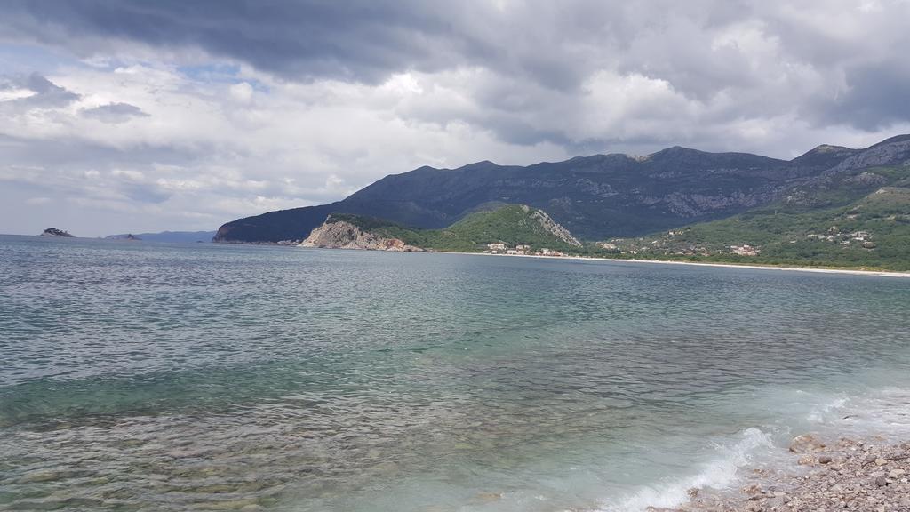 Buljarica Bay Apartments Petrovac ภายนอก รูปภาพ