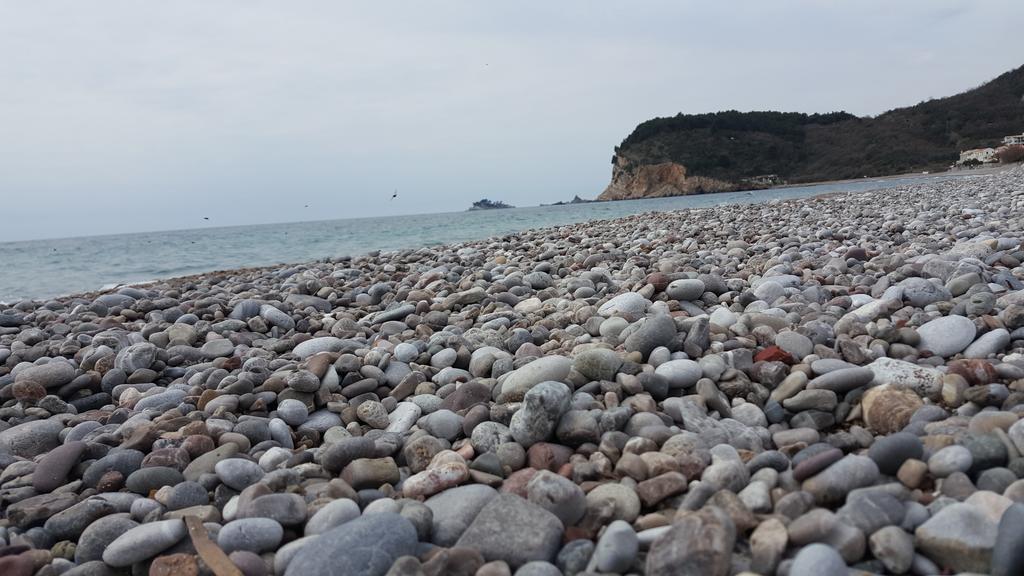 Buljarica Bay Apartments Petrovac ภายนอก รูปภาพ