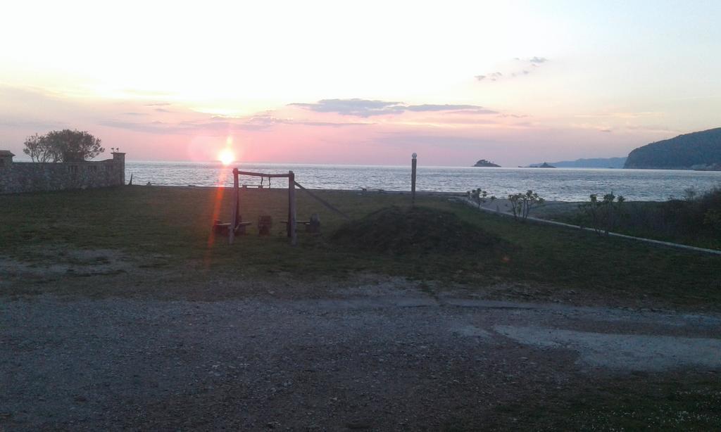 Buljarica Bay Apartments Petrovac ภายนอก รูปภาพ